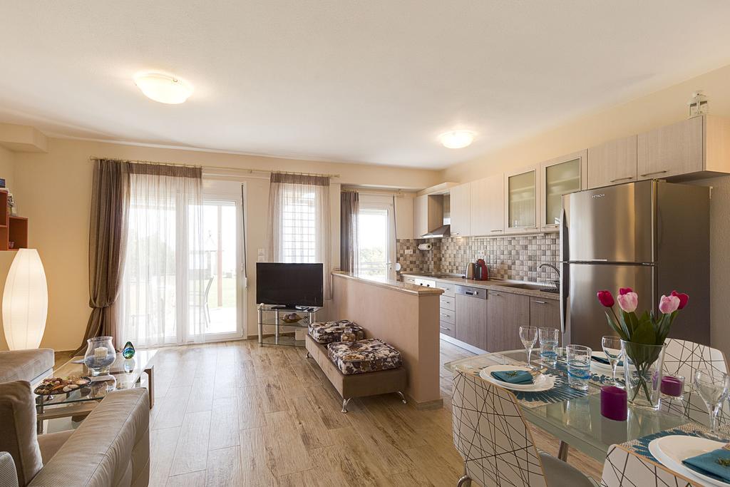Villa Nefeli - Akti Salonikiou A Agios Nikolaos  Buitenkant foto
