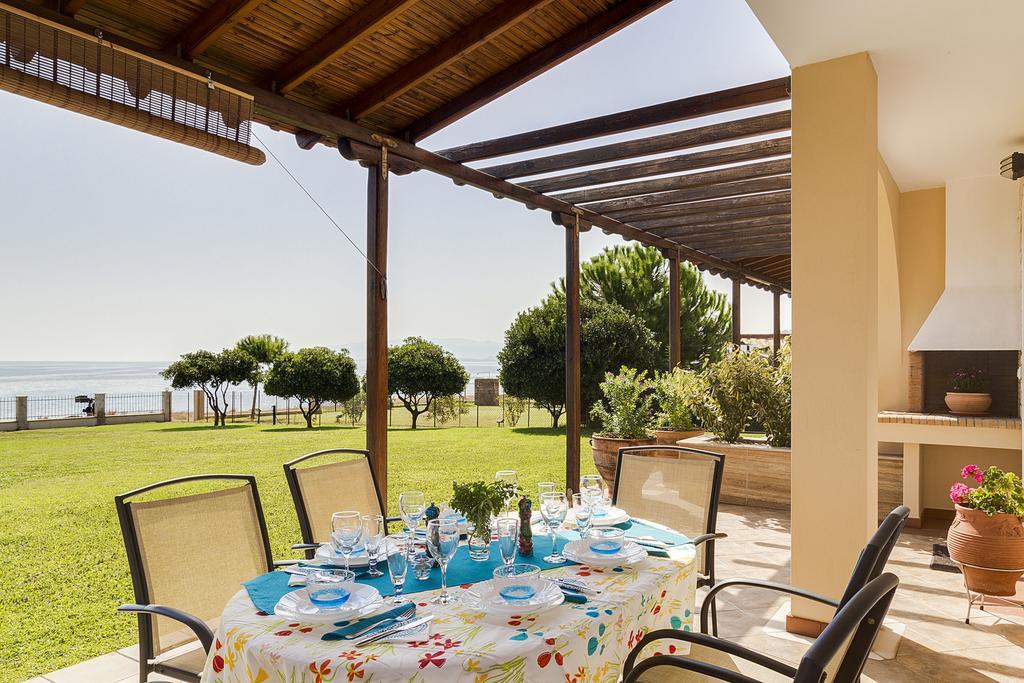 Villa Nefeli - Akti Salonikiou A Agios Nikolaos  Buitenkant foto